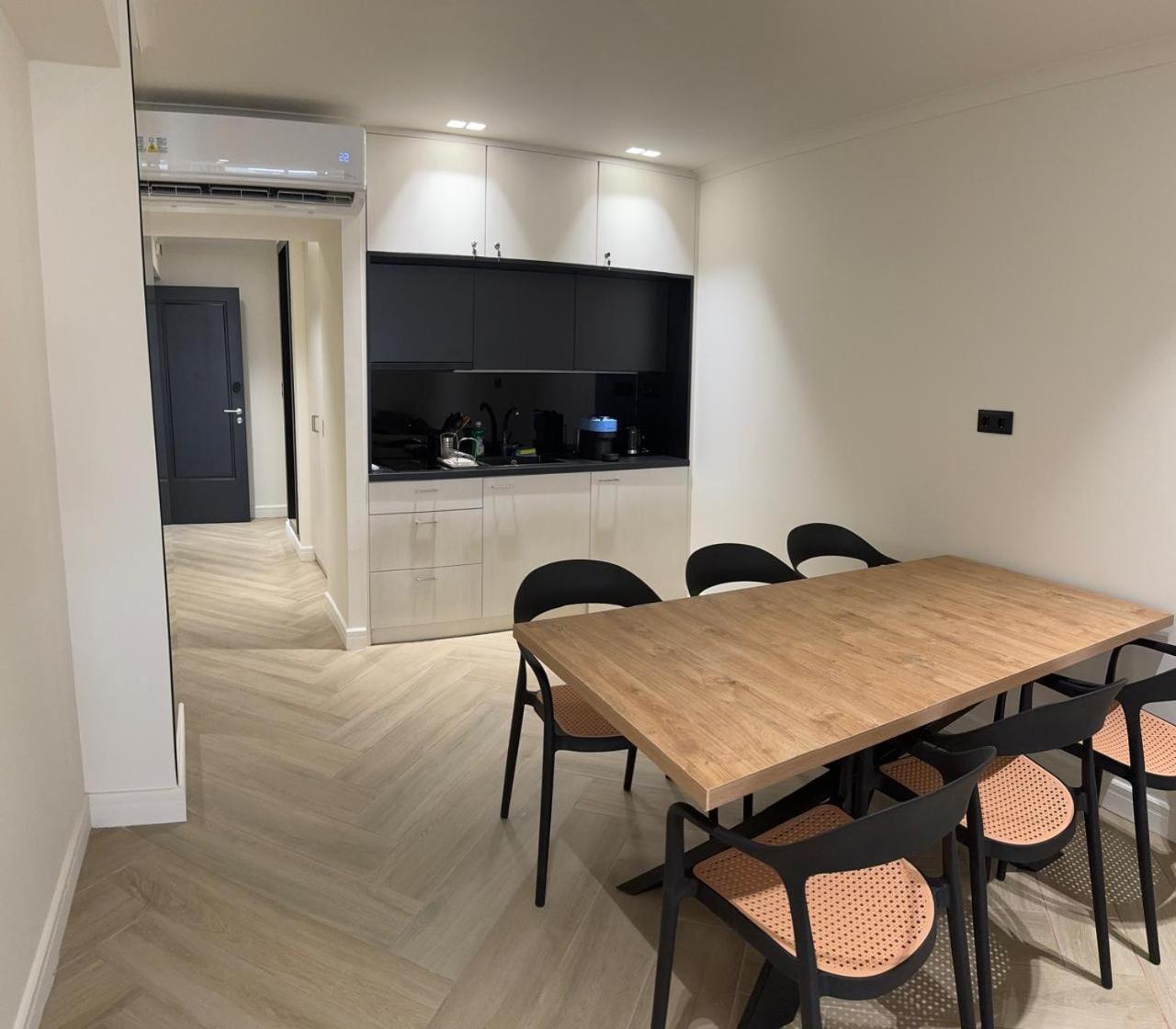 Triple A - Near Ermou Shopping Street - Family Hospitality - Free Parking! Aparthotel Athens Exterior photo